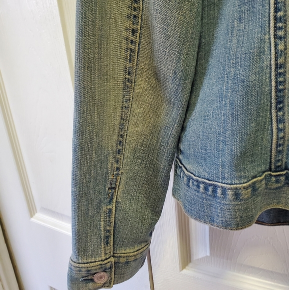 Gap Denim Jacket EUC!! Size Medium - Picture 11 of 13